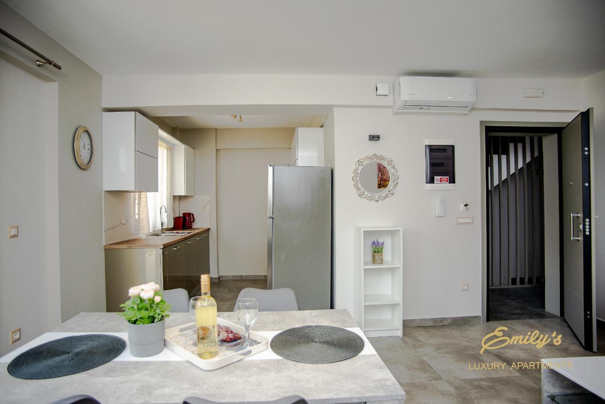 Emily'S Luxury Apartments Argostóli Extérieur photo