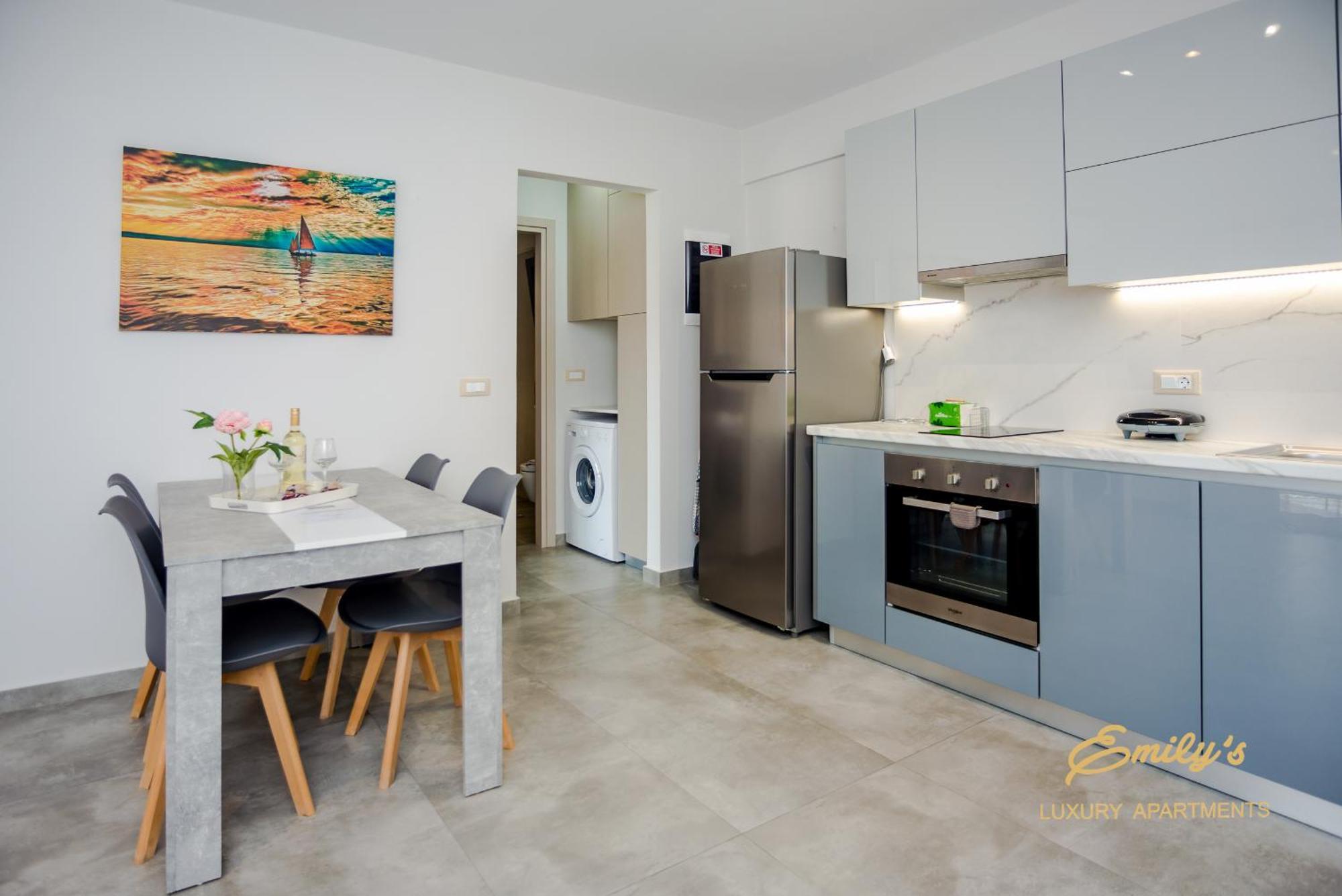 Emily'S Luxury Apartments Argostóli Extérieur photo